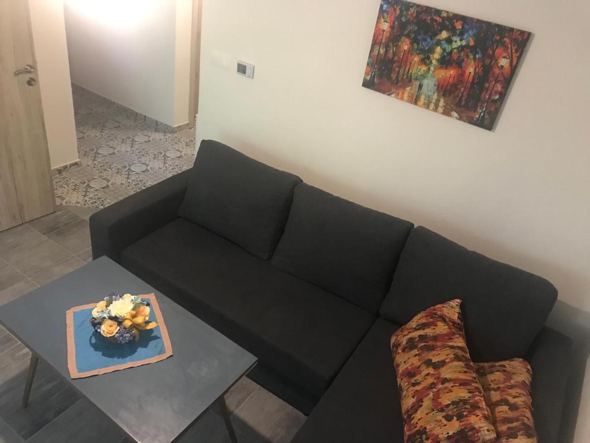 chata Modrá Vinné Esterno foto